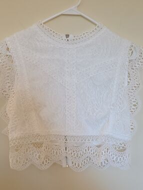 Lace Crochet White Sleeveless Blouse